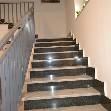 Casa Di Lauro 住宿加早餐酒店 3*